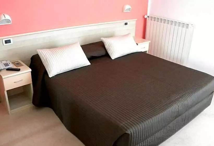 Pokój Czteroosobowy Standard z Balkonem, Eliani