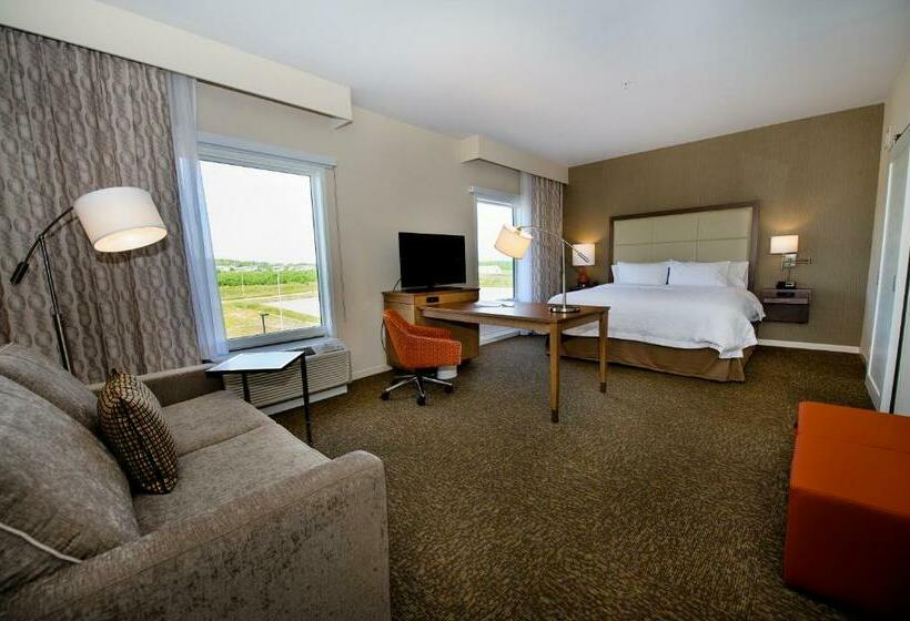 스위트 킹사이즈 침대, Hampton Inn & Suites By Hilton Truro