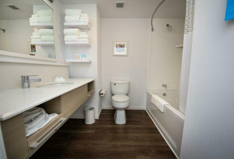 Стандартный Номер Кровать Кинг, Hampton Inn & Suites By Hilton Truro