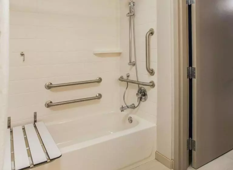 身障者適用スタンダードルーム, Holiday Inn Express & Suites Alpena   Downtown, An Ihg