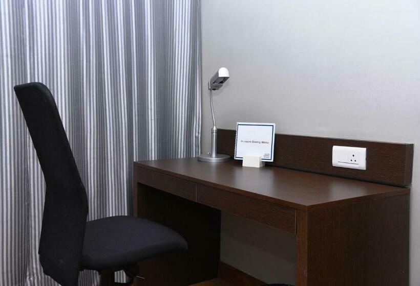 Camera Standard, Keys Select By Lemon Tree Hotels, Visakhapatnam