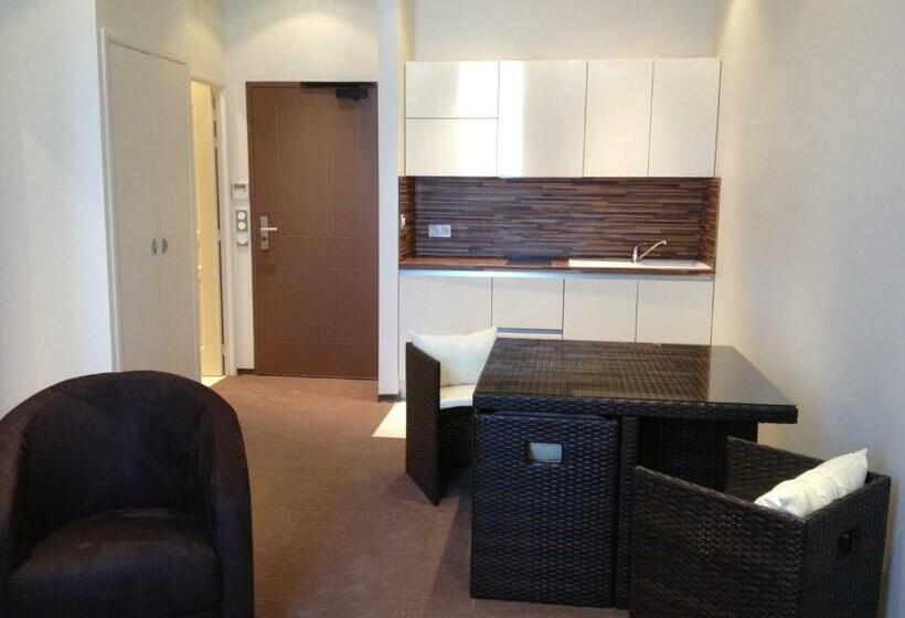 جناح سوبيريور, Le 1837