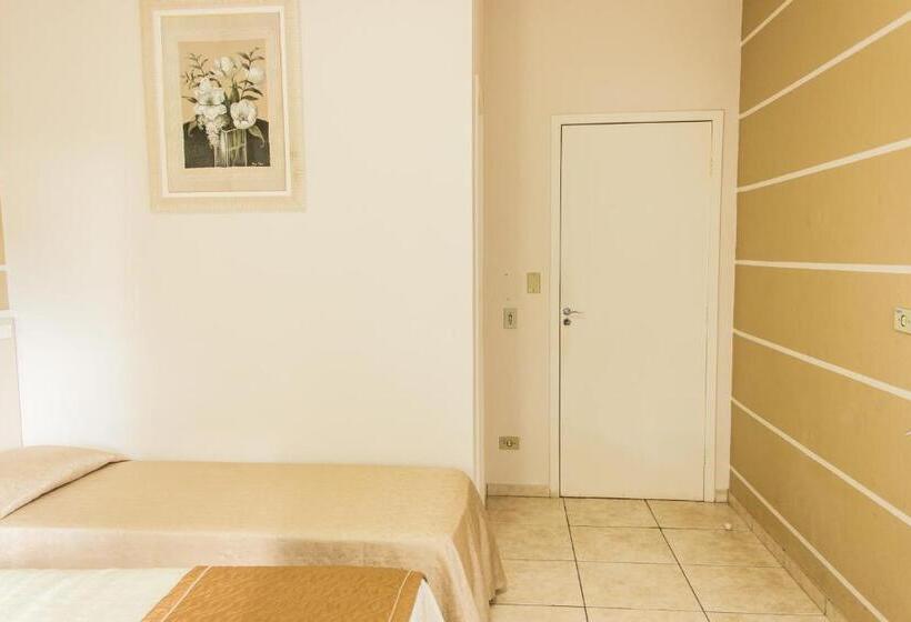 标准三人间, Pousada Cataratas