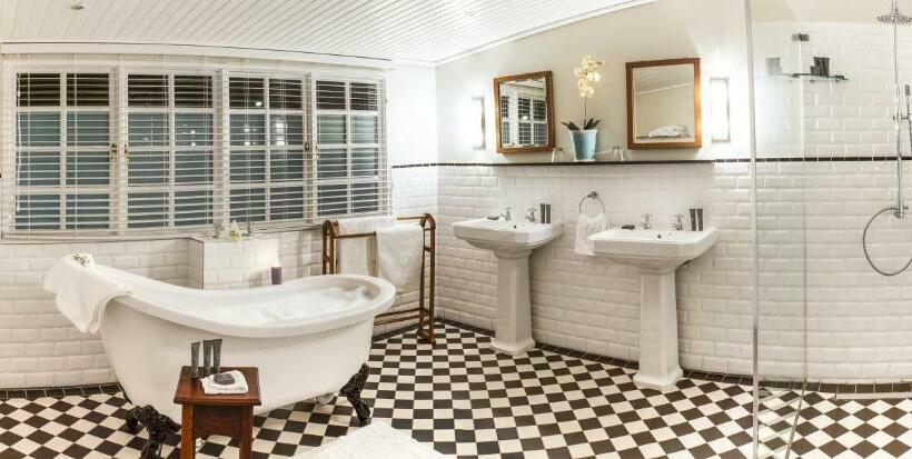 سوییت لوکس, Royal St. Andrews Hotel, Spa And Conference Centre