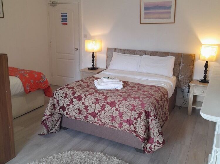 اتاق استاندارد سه نفره, Schooner