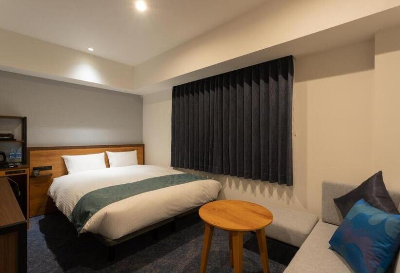 غرفة إقتصادية, Sundays Amami