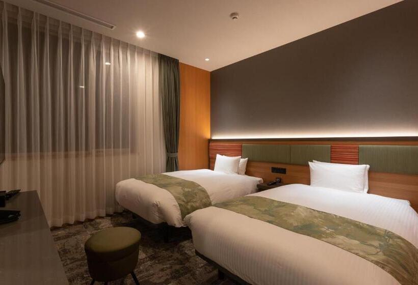 جناح جونيور, Sundays Amami