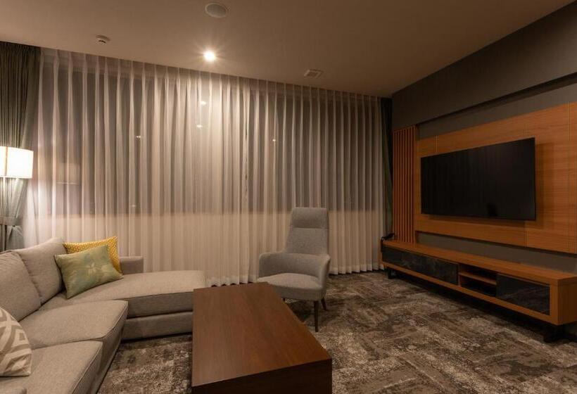 جناح, Sundays Amami