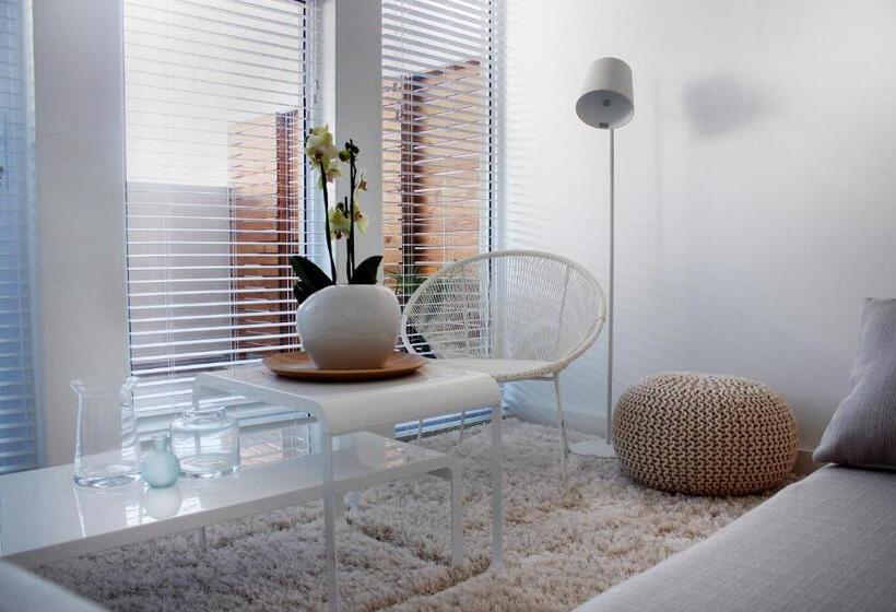 اتاق لوکس خانوادگی, Swakopmund Luxury Suites