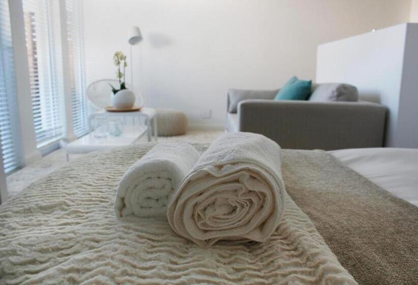 اتاق لوکس خانوادگی, Swakopmund Luxury Suites