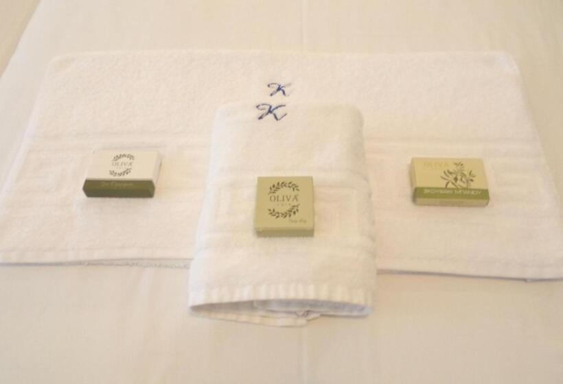 家庭工作室, Katerina Seaside Studios