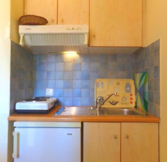 家庭工作室, Katerina Seaside Studios