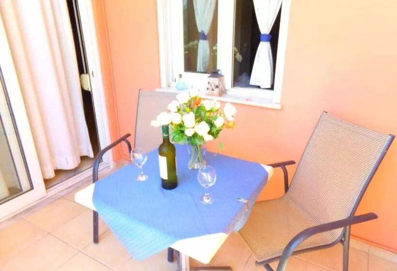 استودیوی استاندارد, Katerina Seaside Studios