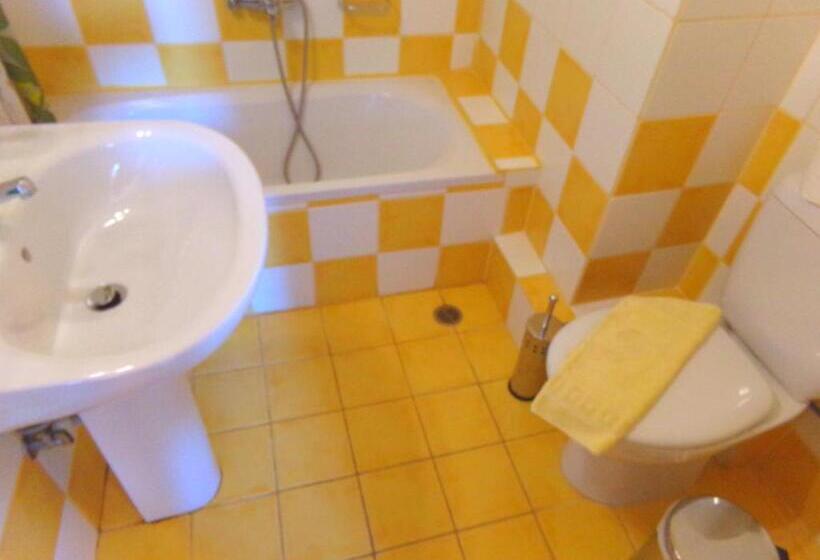 标准工作室, Katerina Seaside Studios