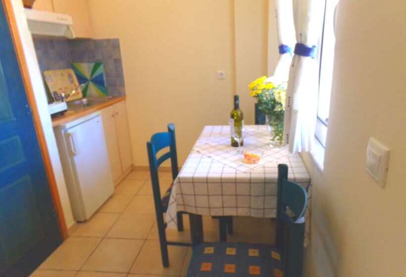 标准工作室, Katerina Seaside Studios