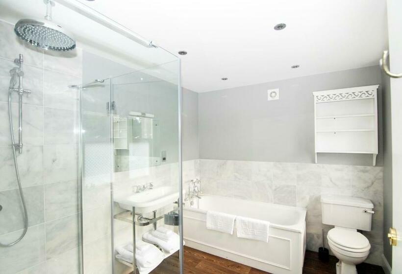 חדר סופריור עם מיטת קינג, Meikleour Arms Hotel And Restaurant