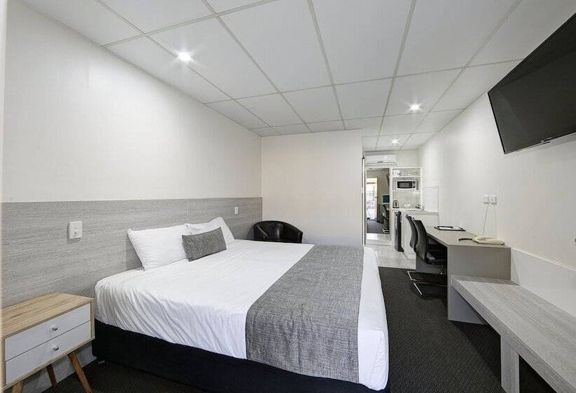 חדר סטנדרט עם מיטת קינג, Chalet Motor Inn