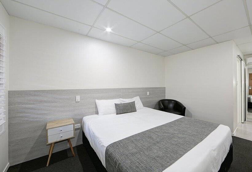 חדר סטנדרט עם מיטת קינג, Chalet Motor Inn