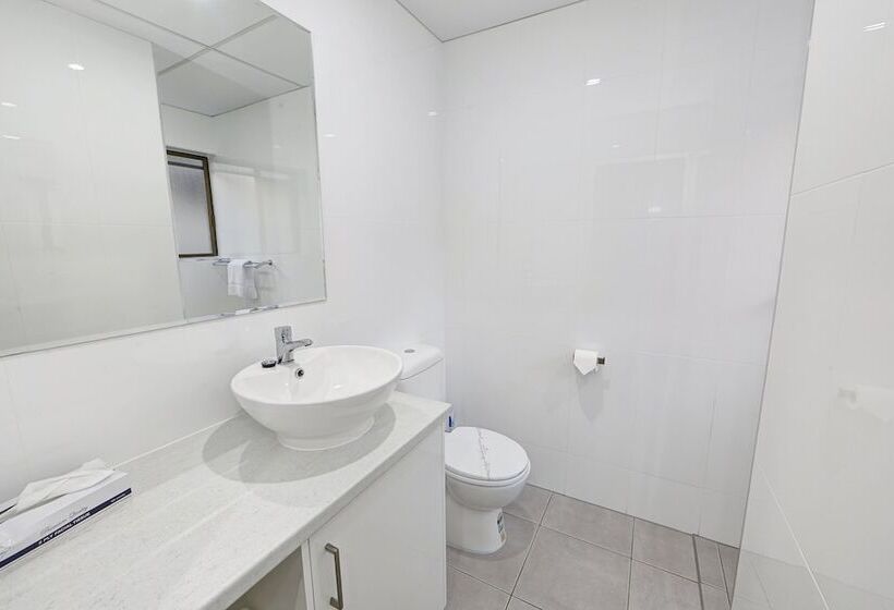 חדר סטנדרט עם מיטת קינג, Chalet Motor Inn