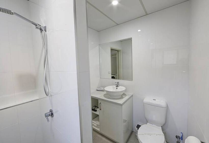 חדר סטנדרט עם מיטת קינג, Chalet Motor Inn