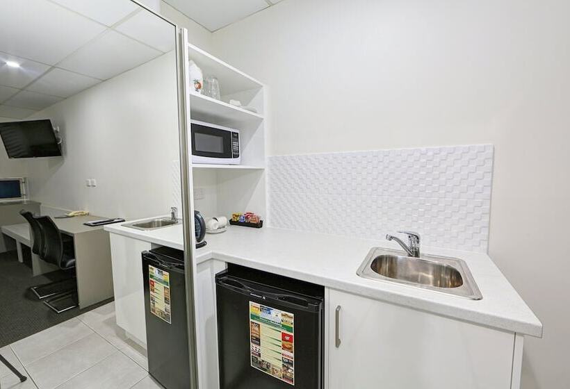 חדר סטנדרט לשלושה, Chalet Motor Inn