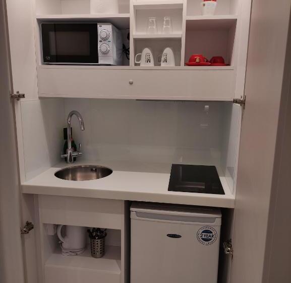 شقة غرفة واحدة, Nox Kensington