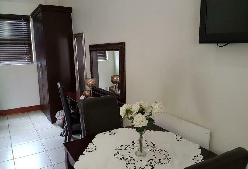 Семейный Номер, Casa Flora Guesthouse