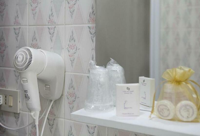 استودیوی استاندارد, Residence Europa