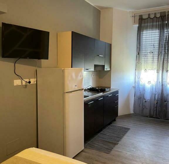 استودیوی استاندارد, Residence Europa