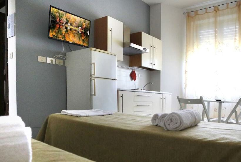 استودیوی استاندارد, Residence Europa