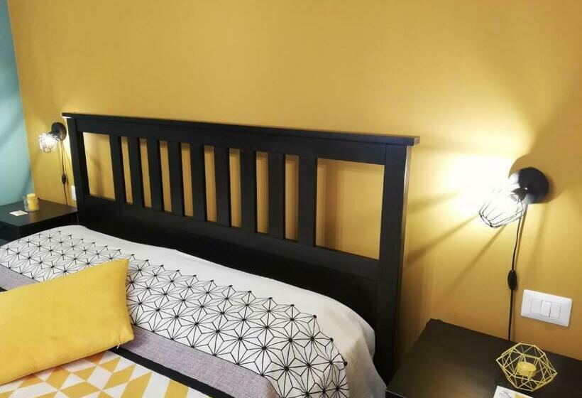 Номер Стандарт, The Yellow House