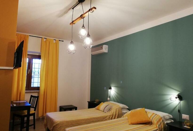 Номер Стандарт, The Yellow House