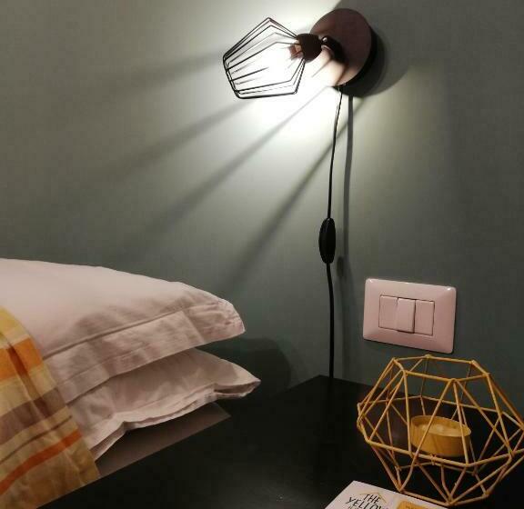 Номер Стандарт, The Yellow House