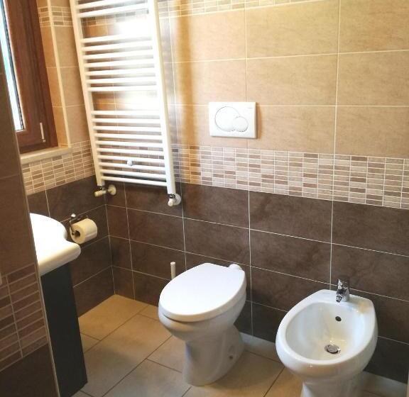 Номер Стандарт, The Yellow House