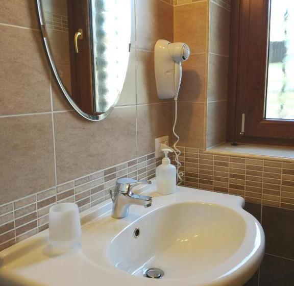 Номер Стандарт, The Yellow House