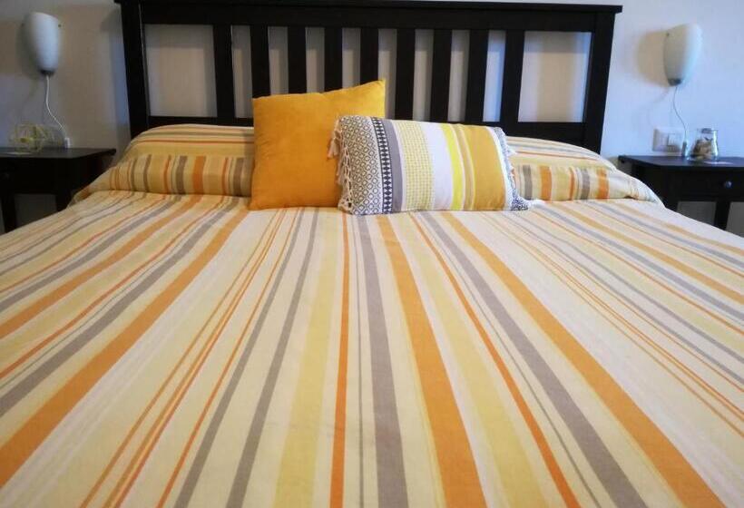 Номер Стандарт, The Yellow House