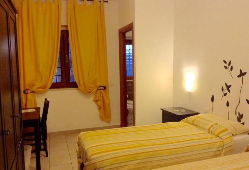 Номер Стандарт, The Yellow House