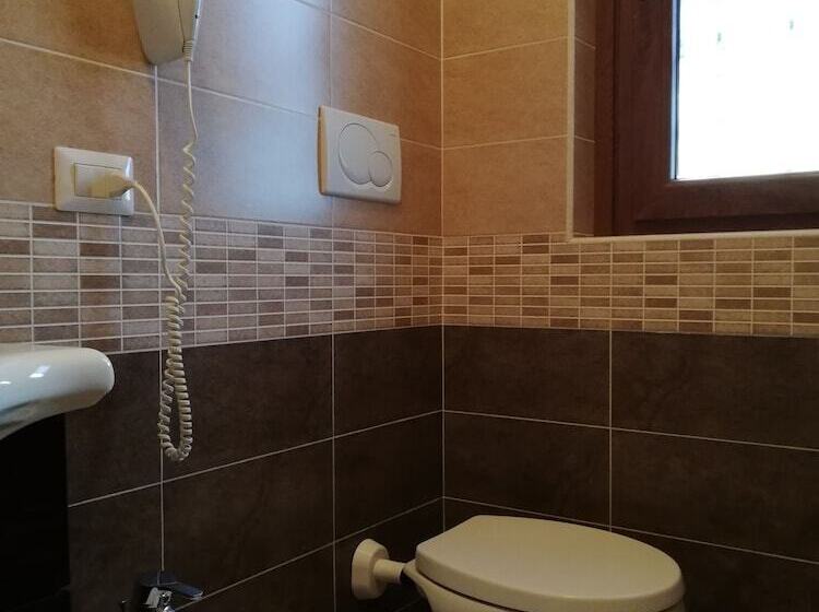 Номер Стандарт, The Yellow House