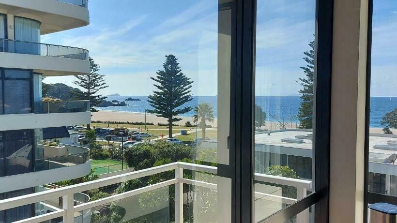 침실 2개 아파트, The Atrium