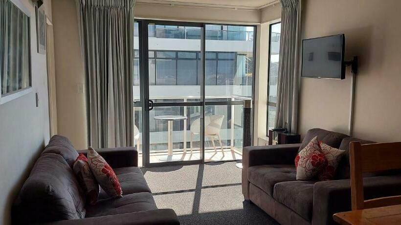 침실 2개 아파트, The Atrium