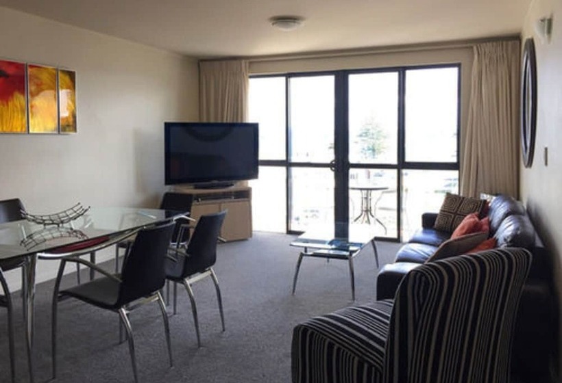 침실 2개 아파트, The Atrium