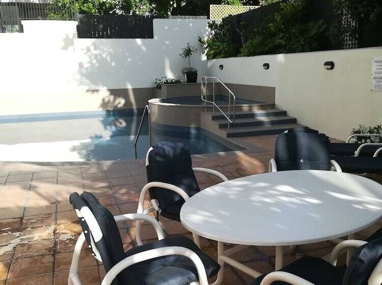 침실 1개 아파트, The Atrium