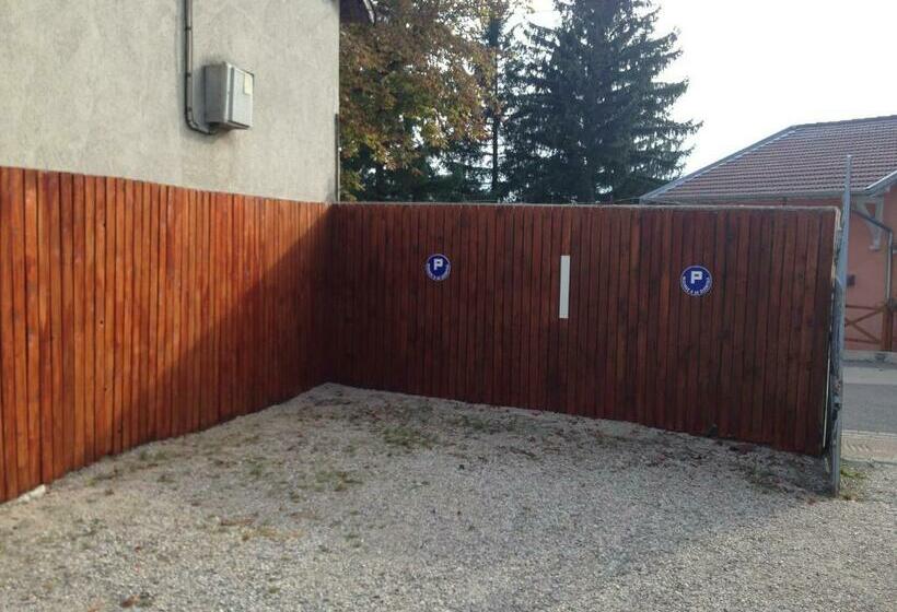 スタンダードルーム, The Resid For Calixte