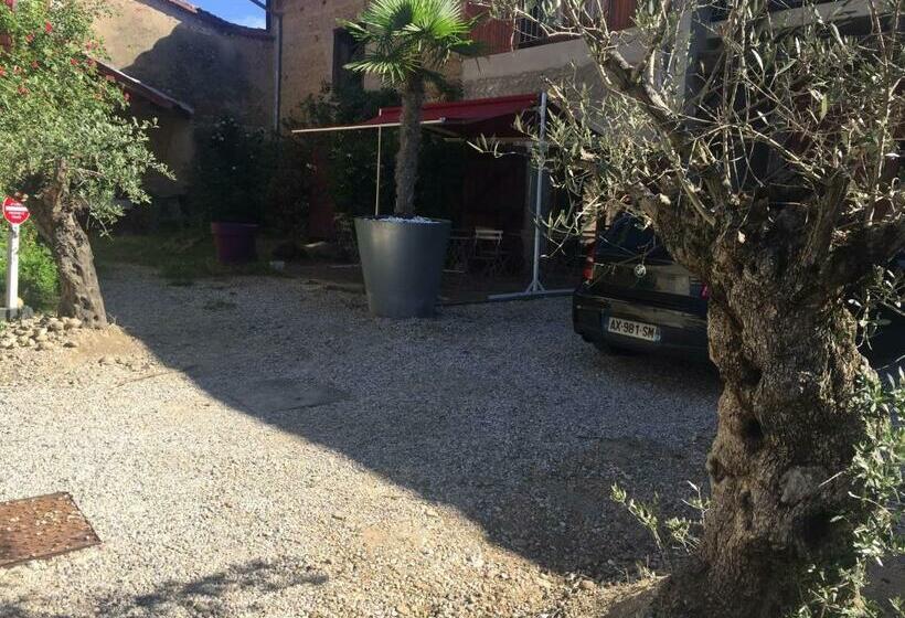 スタンダードルーム, The Resid For Calixte