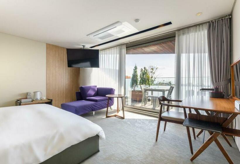 Студия Стандарт, Bayhill Pool & Villa