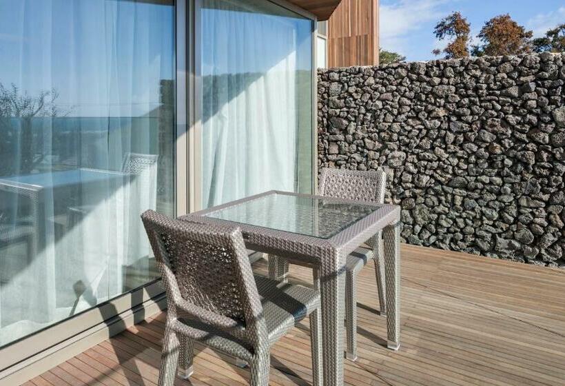 Standaard Studio, Bayhill Pool & Villa