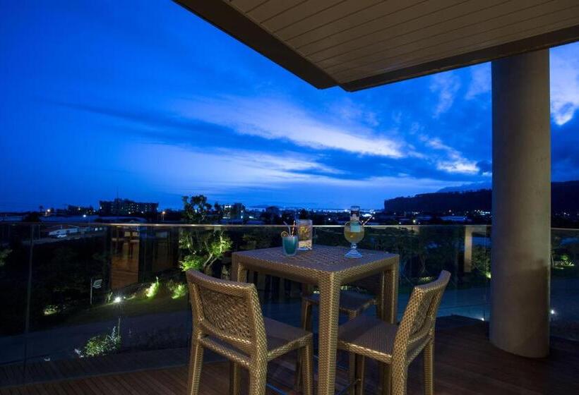 Suite, Bayhill Pool & Villa