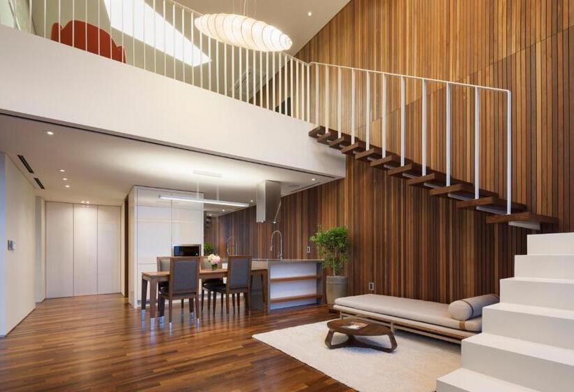 Suite, Bayhill Pool & Villa