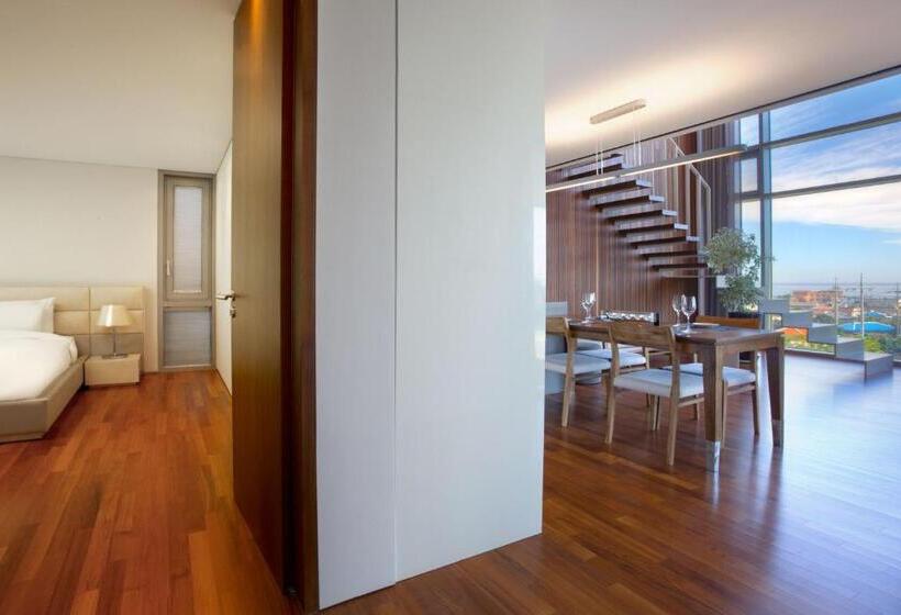 Suite, Bayhill Pool & Villa