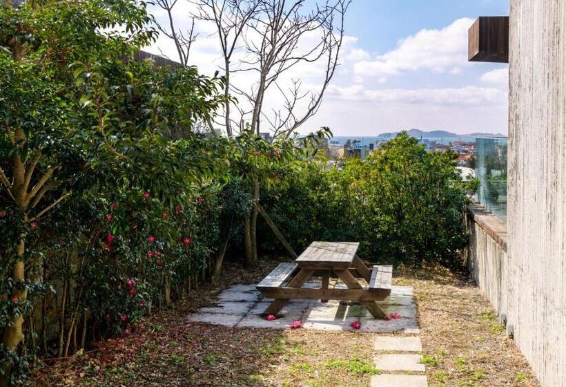 Villa met 1 Slaapkamer, Bayhill Pool & Villa